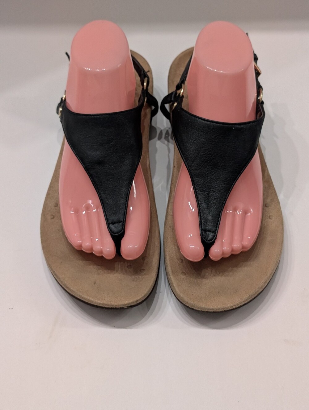 Vionic Women's 10 Kirra Thong Sandals Black Leather Gold Arch Support